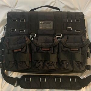Oakley SI laptop bag.